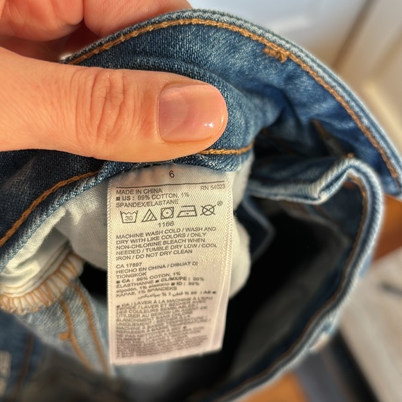 Old Navy Power Straight jeans - Picture 4 of 4